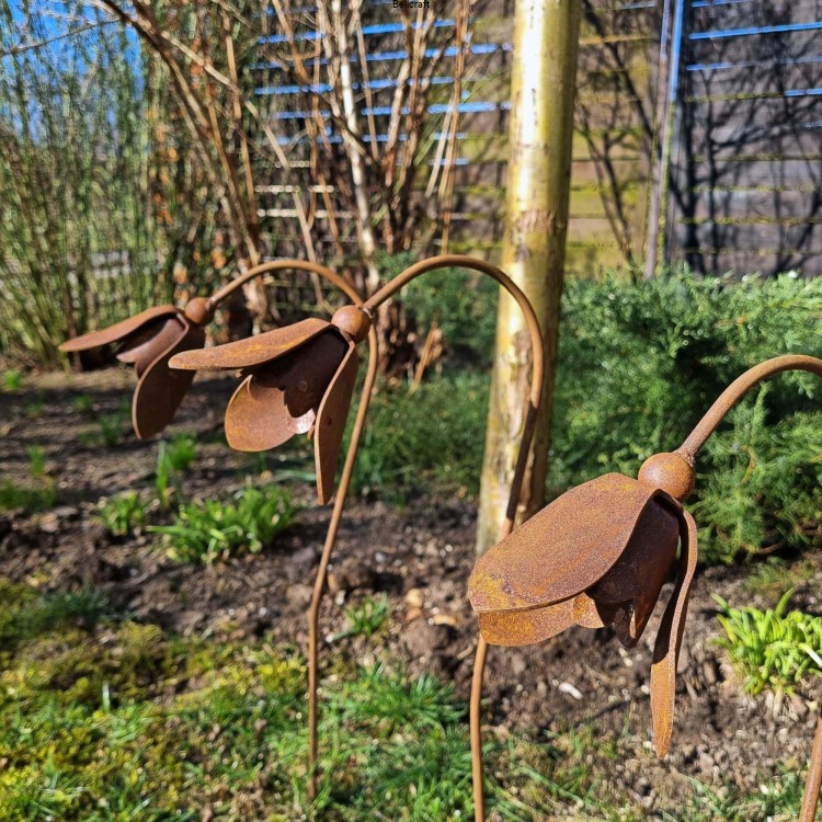 biżuteria ogrodowa z metalu przebiśniegi