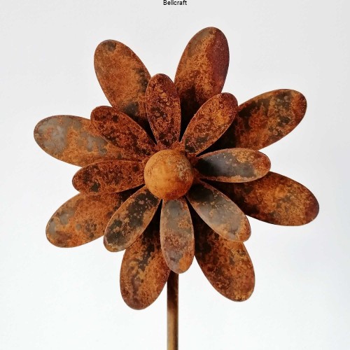 Metalowy kwiat do ogrodu