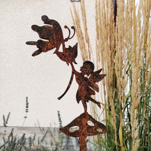 Elf 1 - dekoracja ogrodowa malowana rdzą