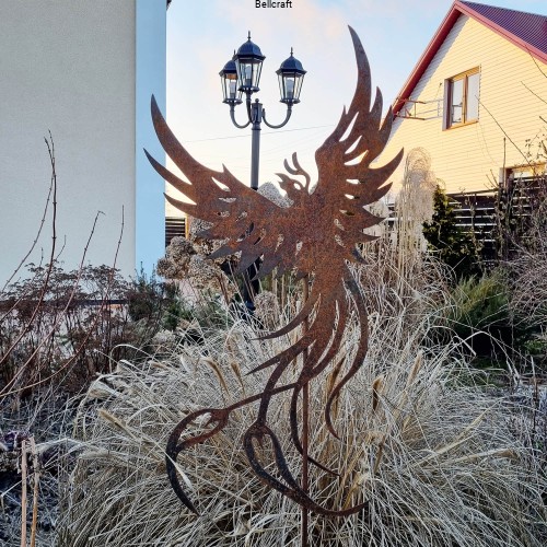 Feniks - dekoracja ogrodowa na piku