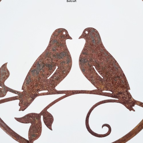 Gołąbki w okręgu - ozdoba malowana rdzą