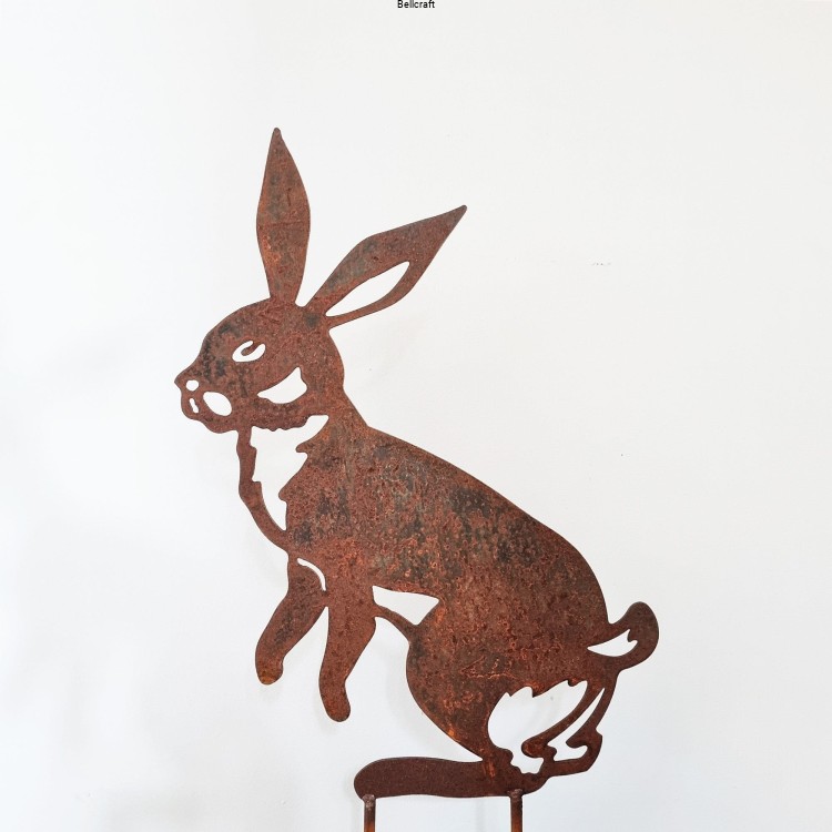 Zając - dekoracja ogrodowa z metalu
