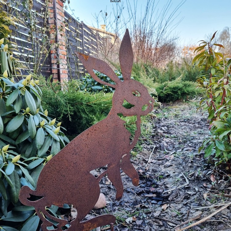 Zając - dekoracja ogrodowa z metalu