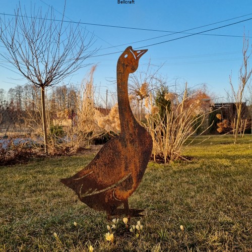 Gęś garbonosa - ozdoba z rdzewionego metalu