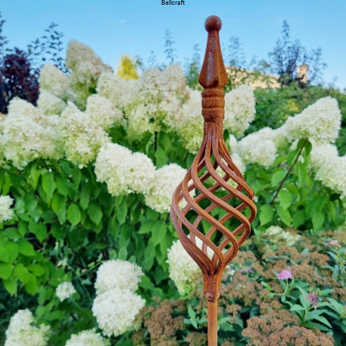 Palik ogrodowy z metalu malowanego rdzą