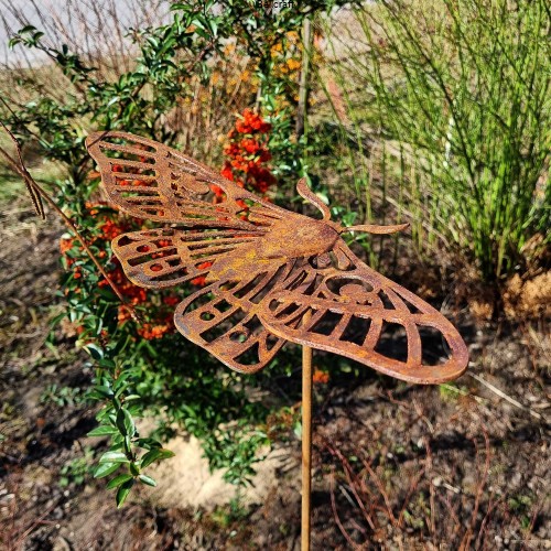 Ćma w locie - przestrzenna ozdoba malowana rdzą