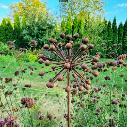 Czosnek ozdobny - duży przestrzenny kwiat z metalu