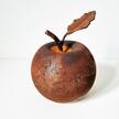 Duże dekoracyjne jabłko z metalu pokrytego rdzą (1)